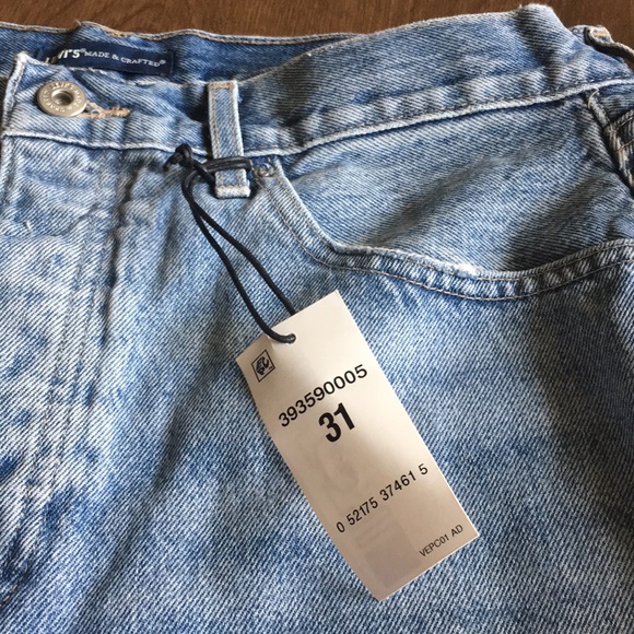 Levi’s Cheeky High-Rise Denim Shorts - Size 31 NWT - Picture 5 of 13